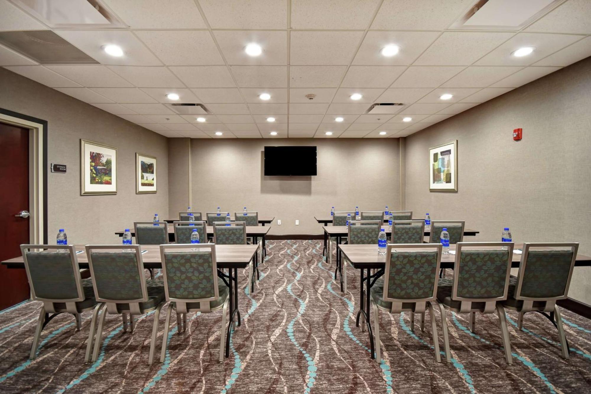 Hotel Homewood By Hilton Detroit 3*